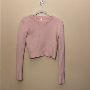 Aritzia pink cropped cashmere sweaty